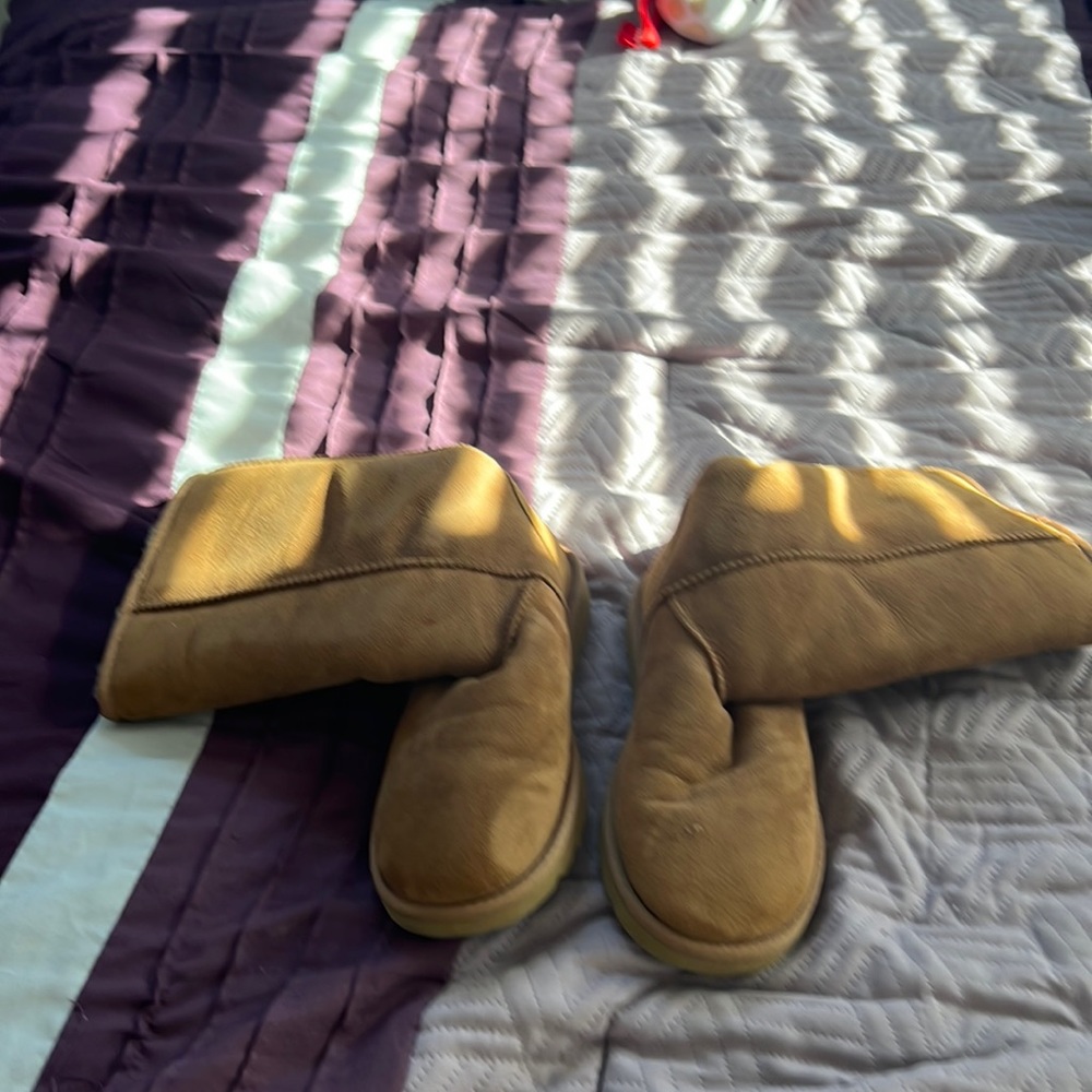 Uggs brand new workout tags tan size 6.5